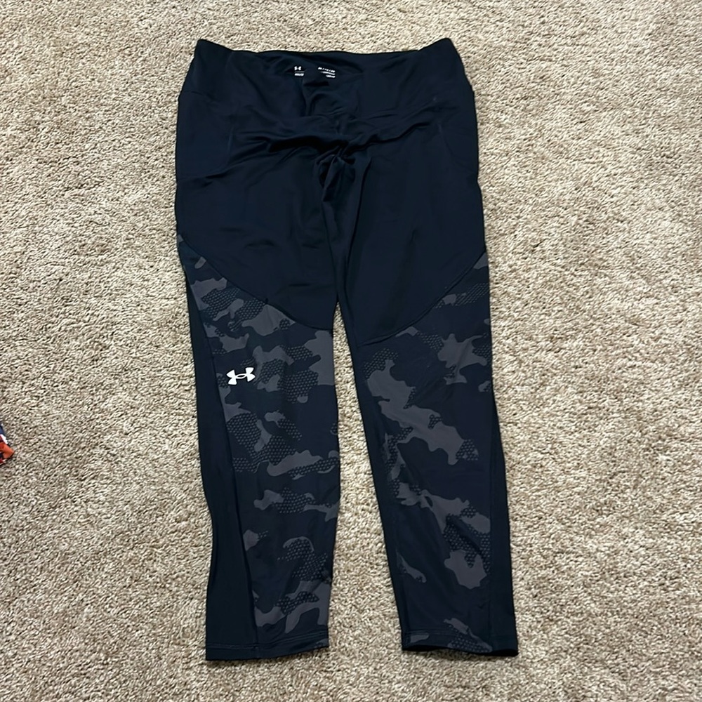 Black fleece lined leggings 25” long.